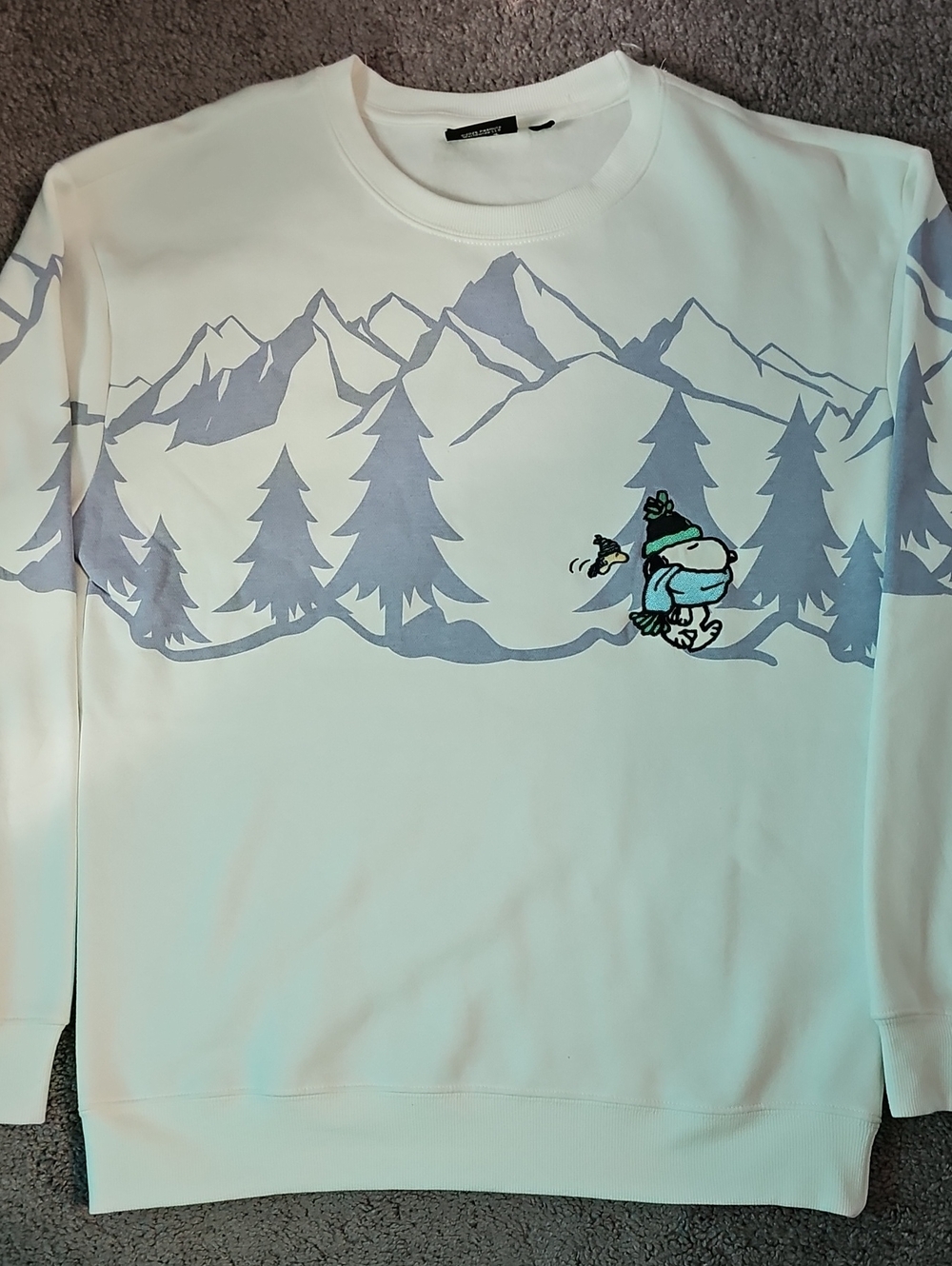 Peanuts Snoopy & Woodstock Coats Hats Sweatshirt Winter Mountain & Trees Sz S